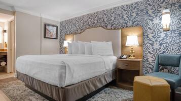 Standard Room, 1 King Bed, Non Smoking, Courtyard Area | Premium bedding, pillowtop beds, in-room safe, iron/ironing board