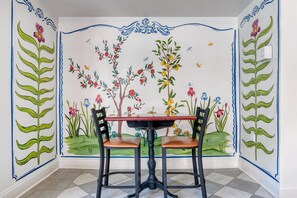 Free daily continental breakfast  - Best Western Plus French Quarter Courtyard Hotel (New Orleans)