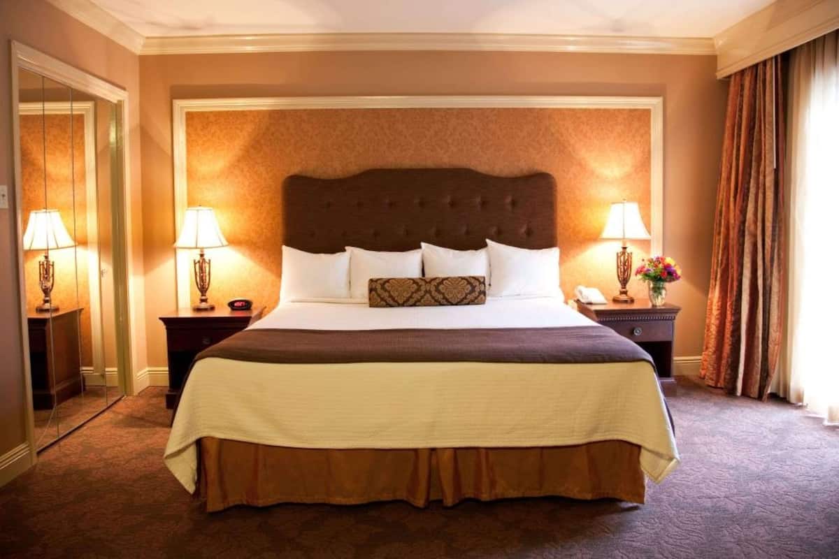 Premium bedding, pillow-top beds, in-room safe, iron/ironing board