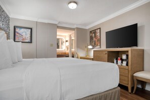 标准房, 1 张特大床, 无烟房 | 高档床上用品、加厚床垫、客房内保险箱、熨斗/熨衣板