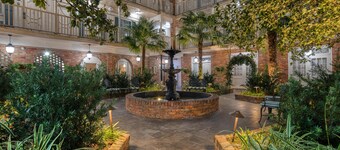 Best Western Plus French Quarter Courtyard Hotel