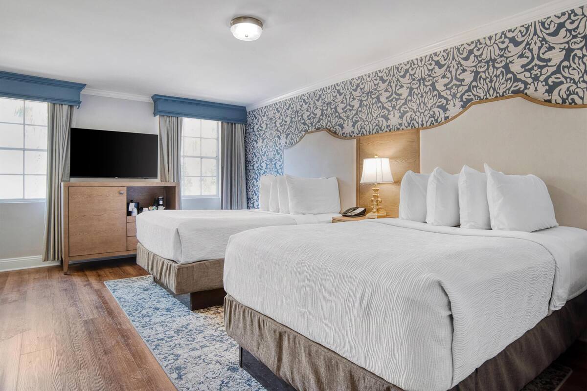 Premium bedding, pillowtop beds, in-room safe, iron/ironing board