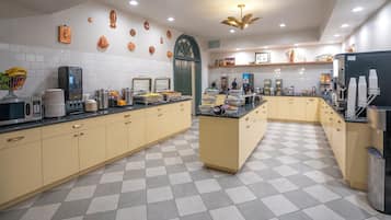 Free daily continental breakfast