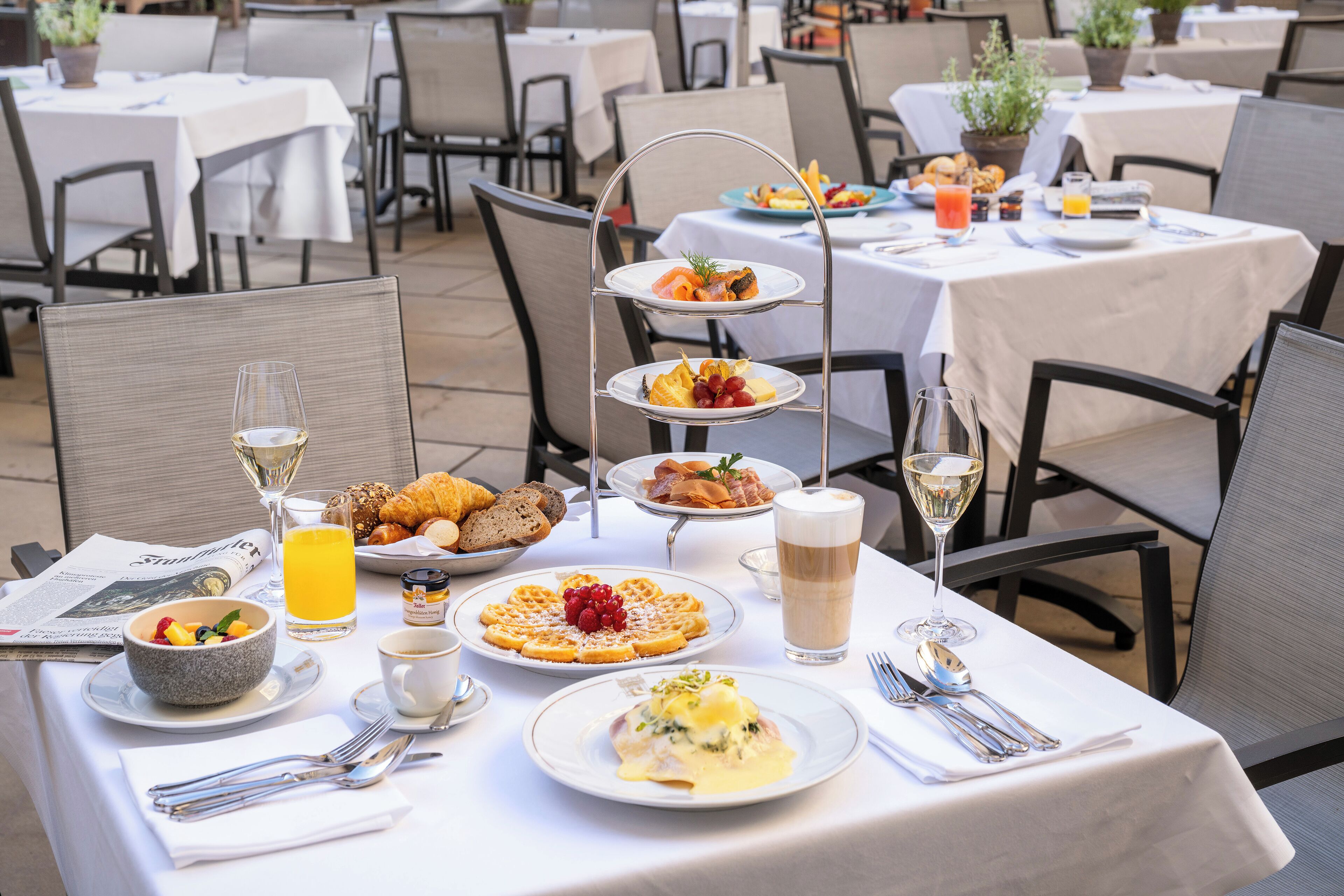 Tägliches Frühstücksbuffet gegen Gebühr