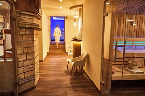 Couples treatment room(s), sauna, steam room, body treatments