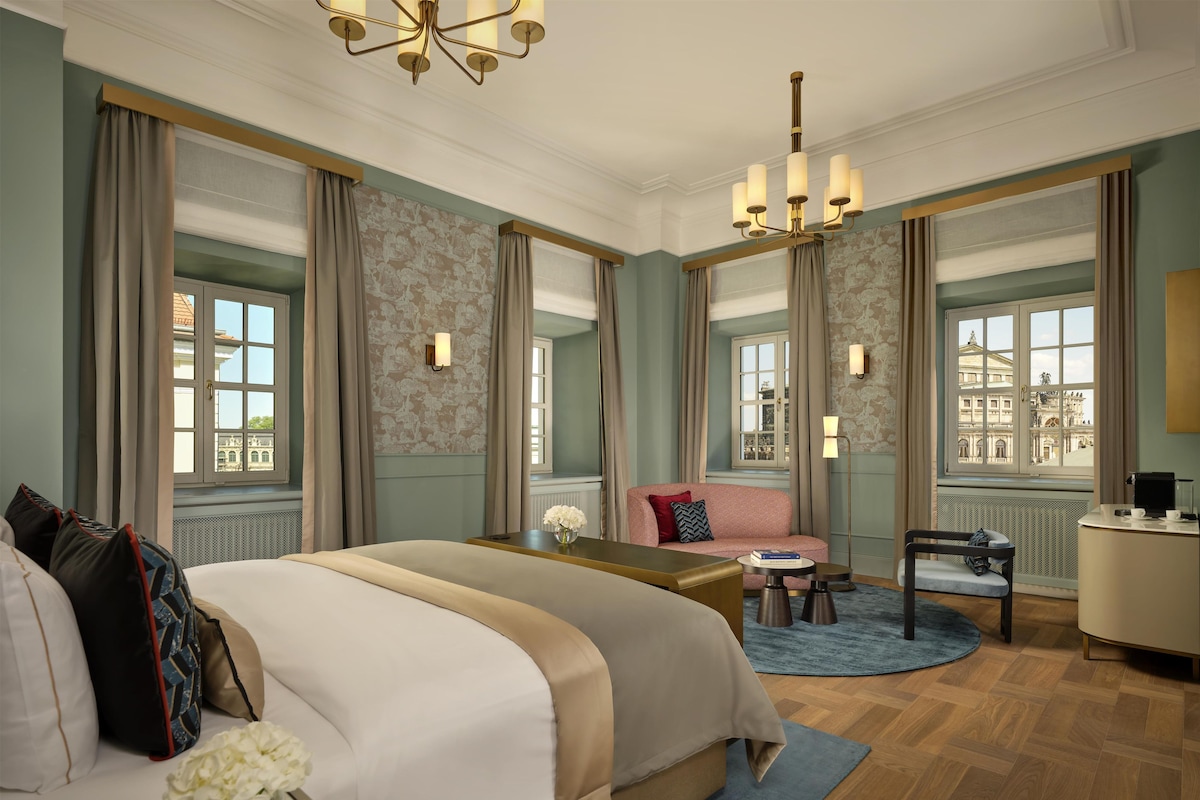 Zimmer (Grand Palais View)