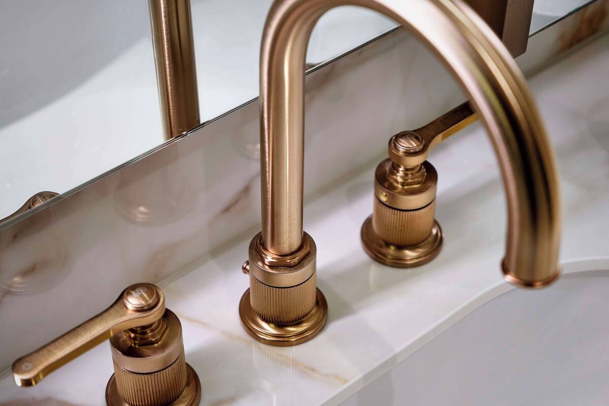 room (grand palais) | bathroom | eco-friendly toiletries, hair dryer, bathrobes, slippers