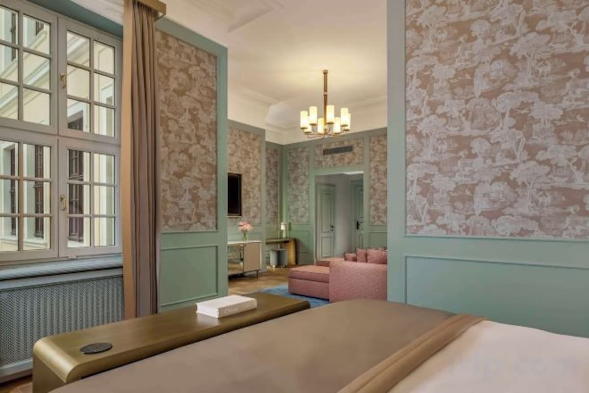 Luxe beddengoed, donsdekens, een minibar, een kluis op de kamer