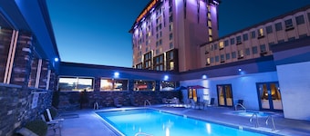 Carriage House Hotel & Conference Centre