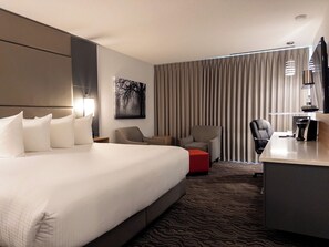 Premium Room, 1 Queen Bed (Breakfast for up to 2 adults)