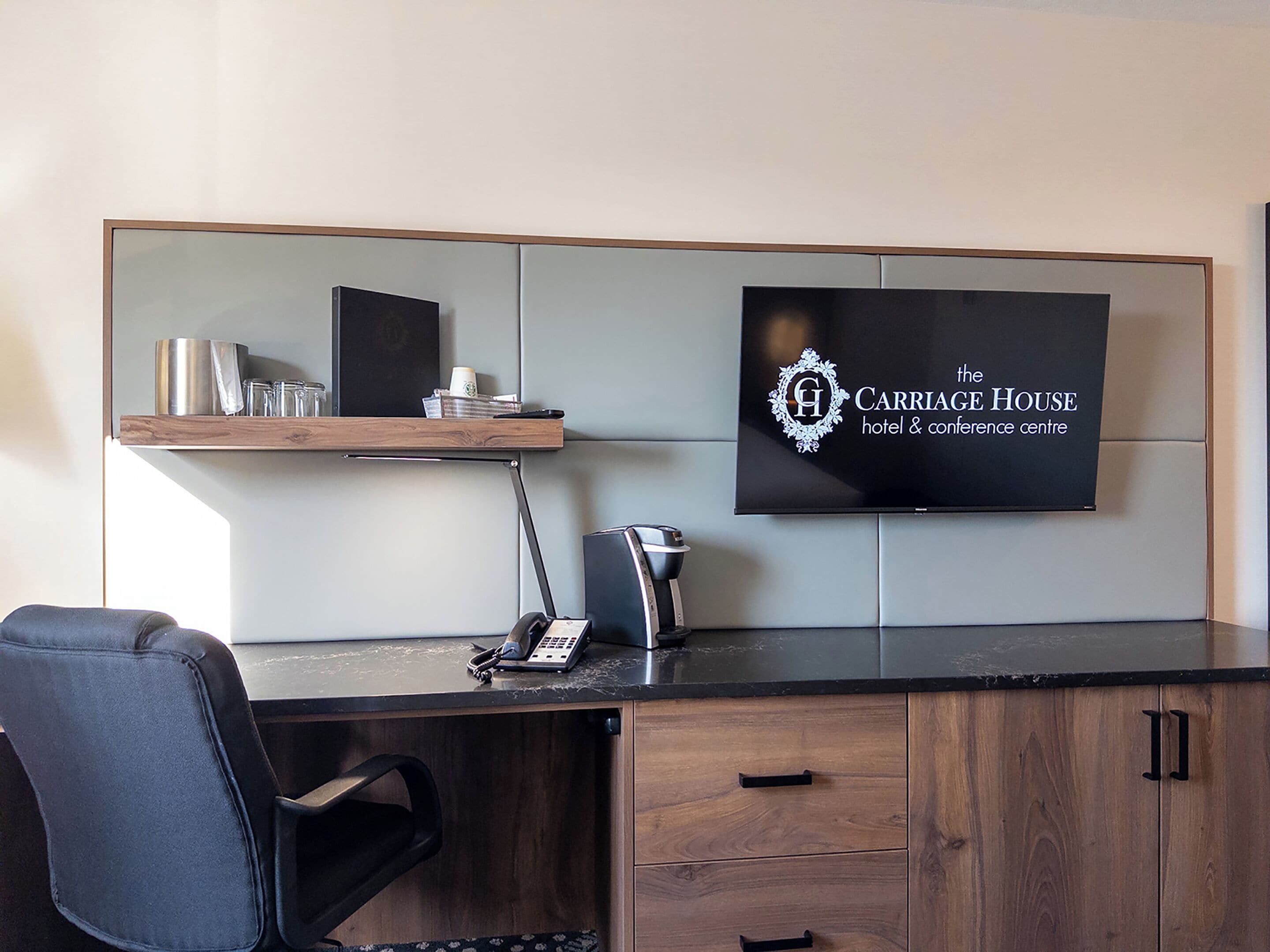 standard room, 1 king bed (breakfast for up to 2 adults) | premium bedding, pillow-top beds, in-room safe, desk