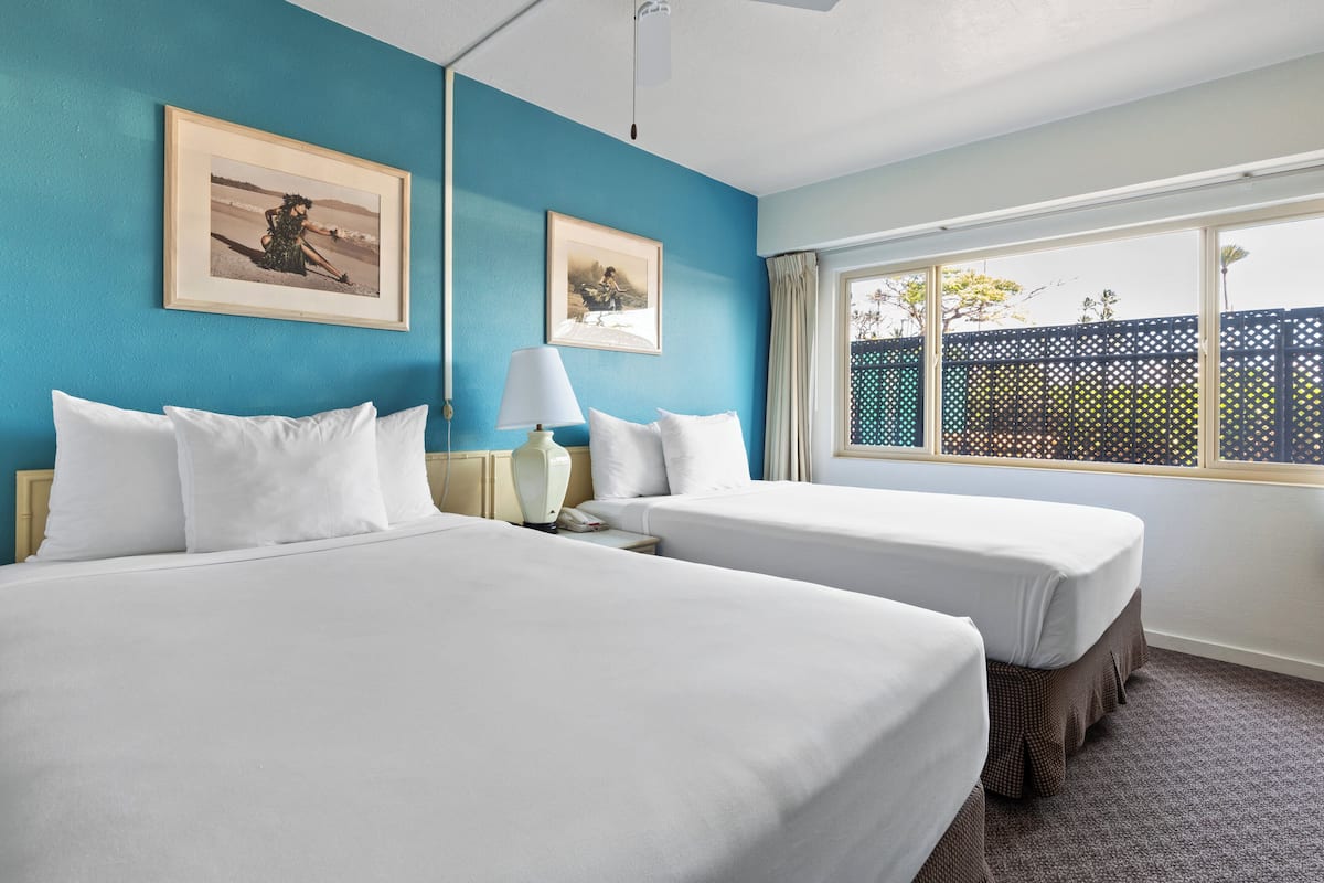 Chambre Standard, 2 lits doubles | Bureau, espace de travail pour ordinateur portable, rideaux occultants