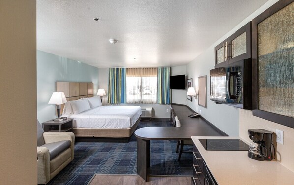 Superior Room, 1 King Bed, Non Smoking | Desk, laptop workspace, blackout curtains, iron/ironing board
