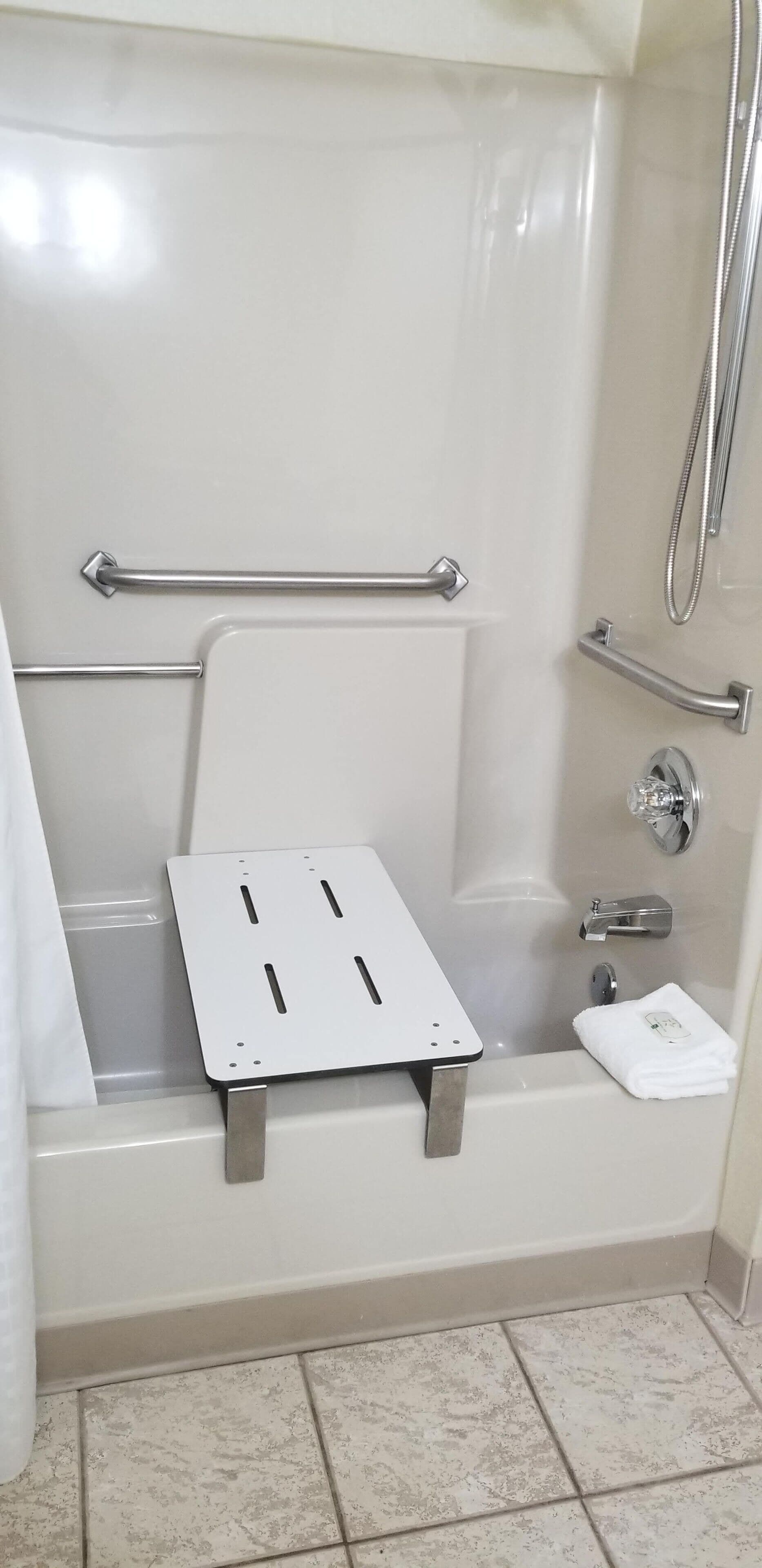 room, 1 queen bed, accessible, non smoking | bathroom | shower, free toiletries, hair dryer, towels