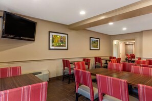 Free daily continental breakfast - Comfort Inn Foxboro – Mansfield (Foxborough)