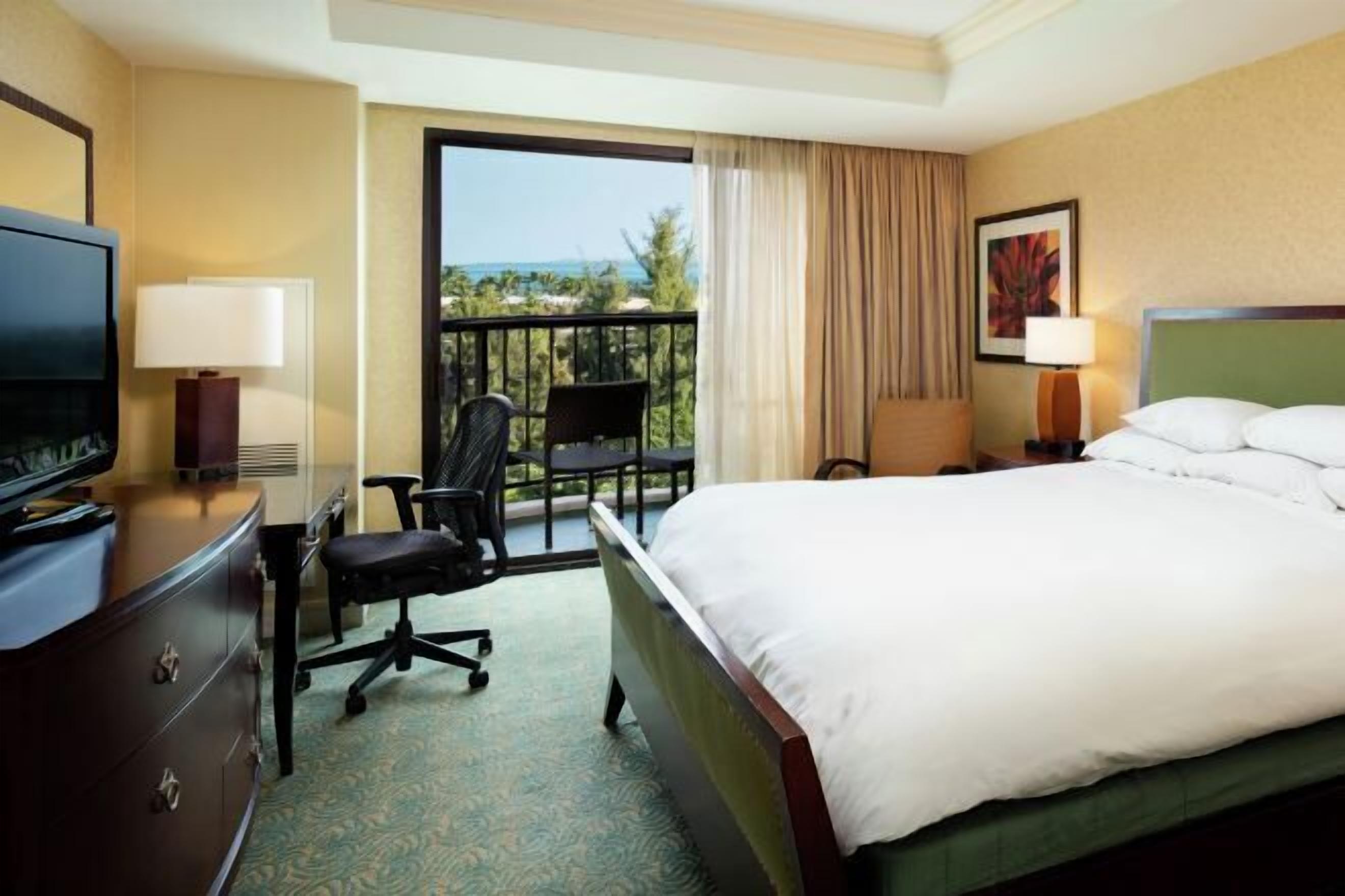 Premium bedding, in-room safe, laptop workspace, iron/ironing board