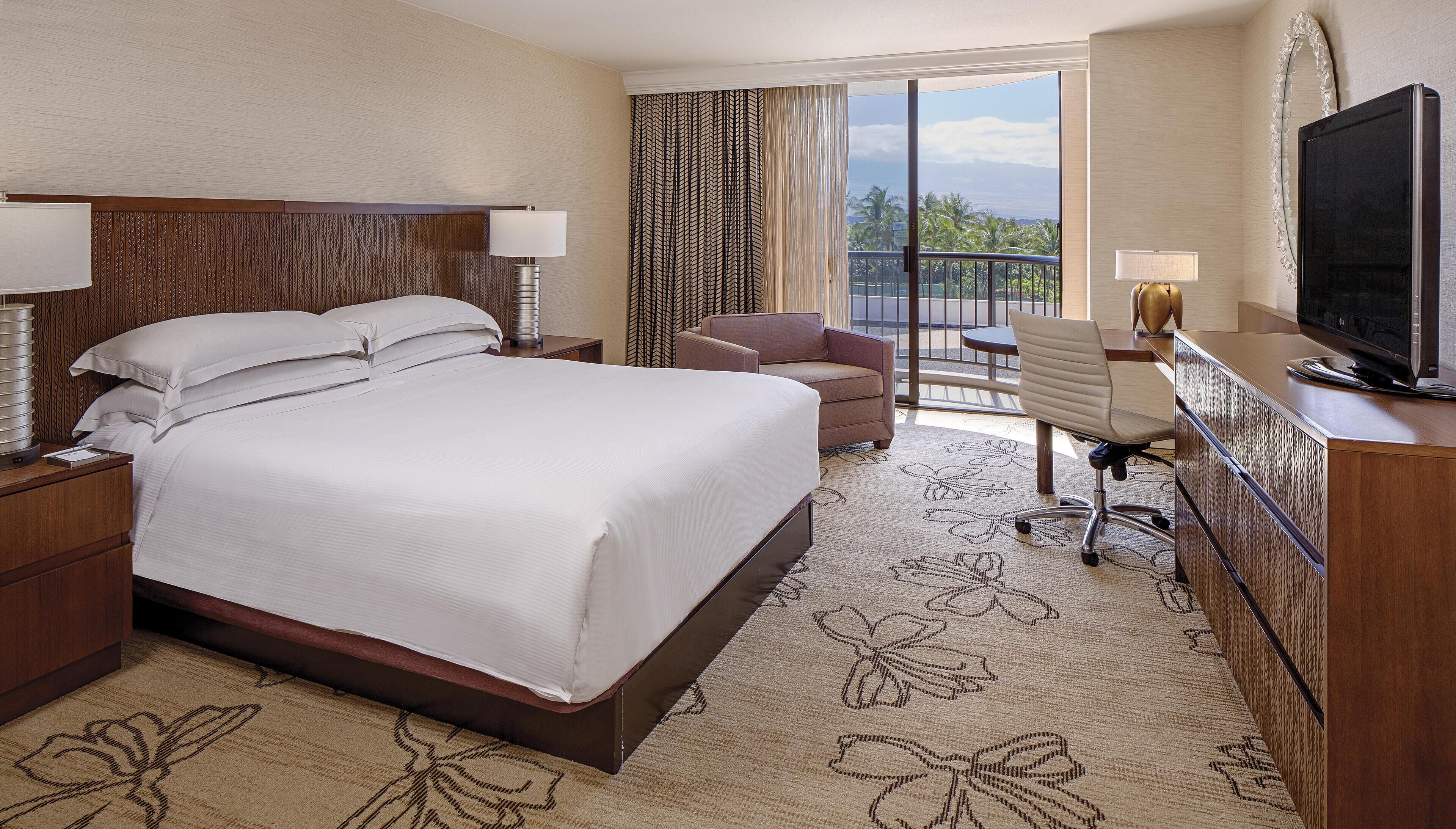 Premium bedding, in-room safe, laptop workspace, iron/ironing board