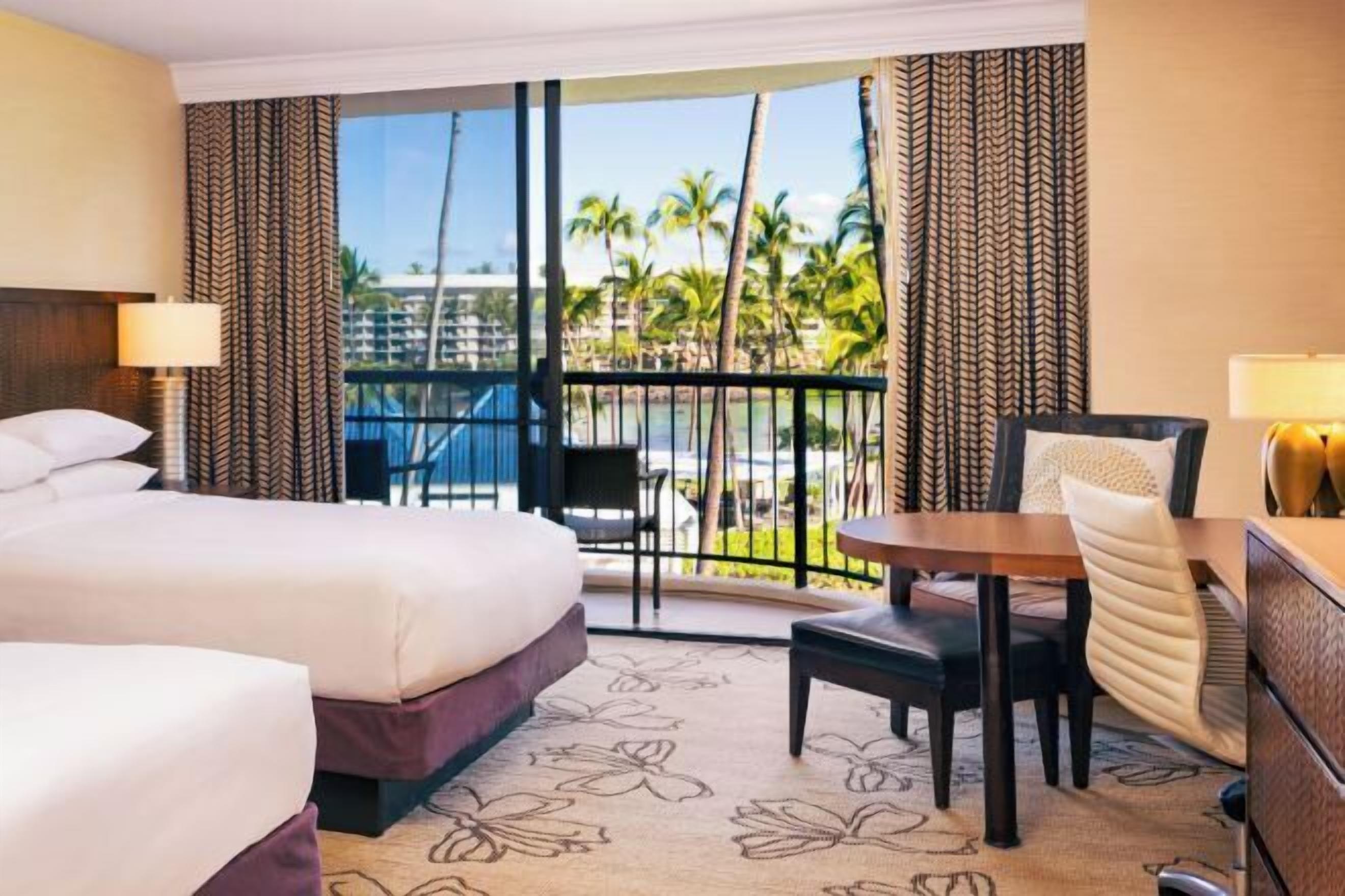 Premium bedding, in-room safe, laptop workspace, iron/ironing board