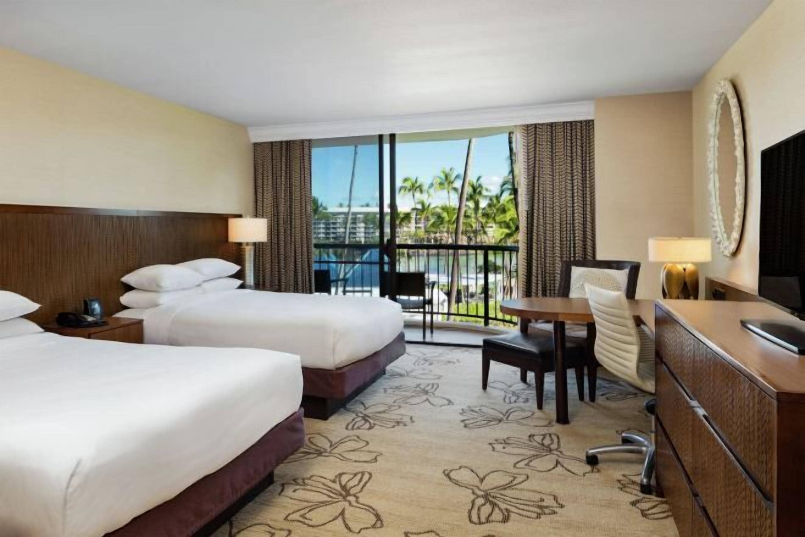 Premium bedding, in-room safe, laptop workspace, iron/ironing board