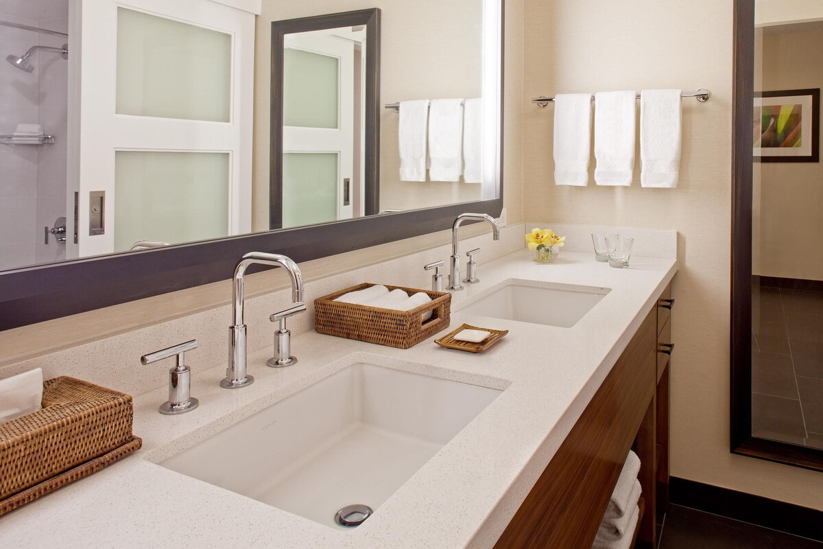 Bathroom shower