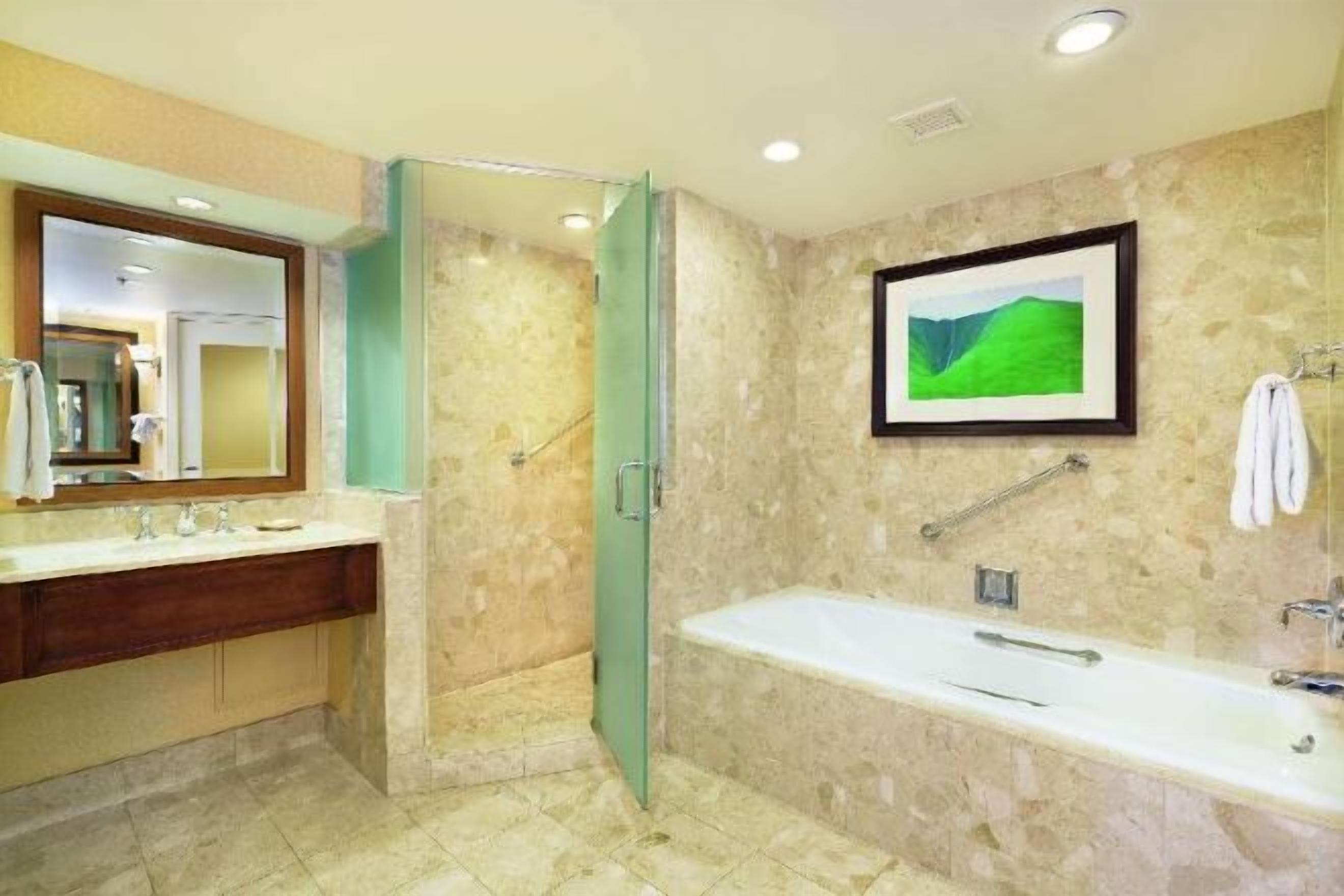 Bathroom | Combined shower/tub, designer toiletries, hair dryer, bidet