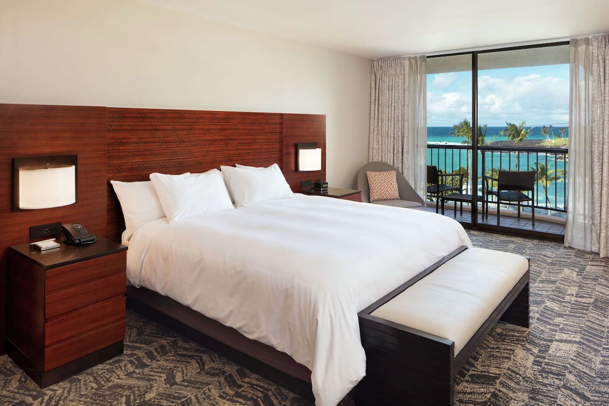 Presidential Suite, 1 Bedroom, Ocean View (Makai) | Premium bedding, in-room safe, laptop workspace, iron/ironing board