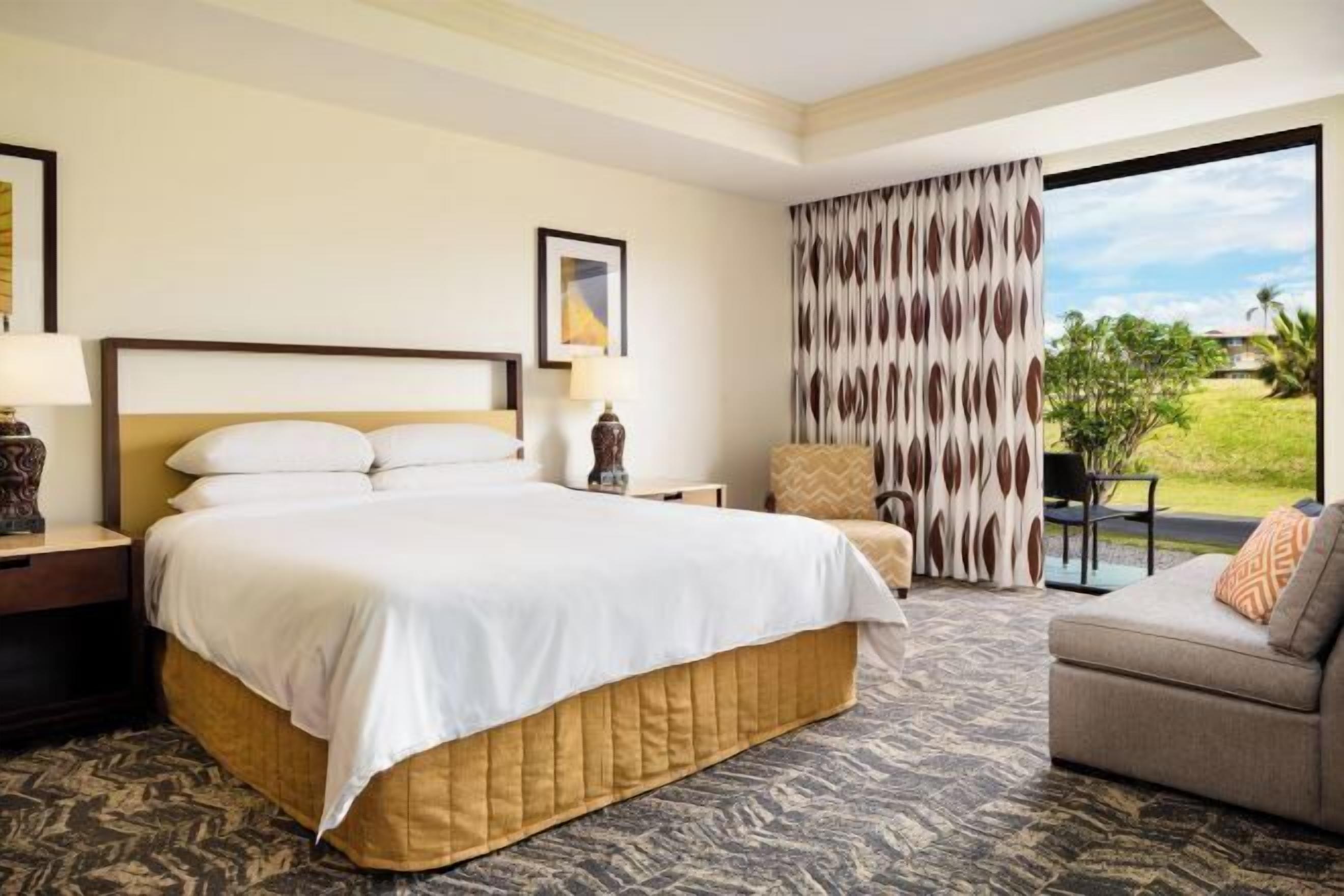 Premium bedding, in-room safe, laptop workspace, iron/ironing board