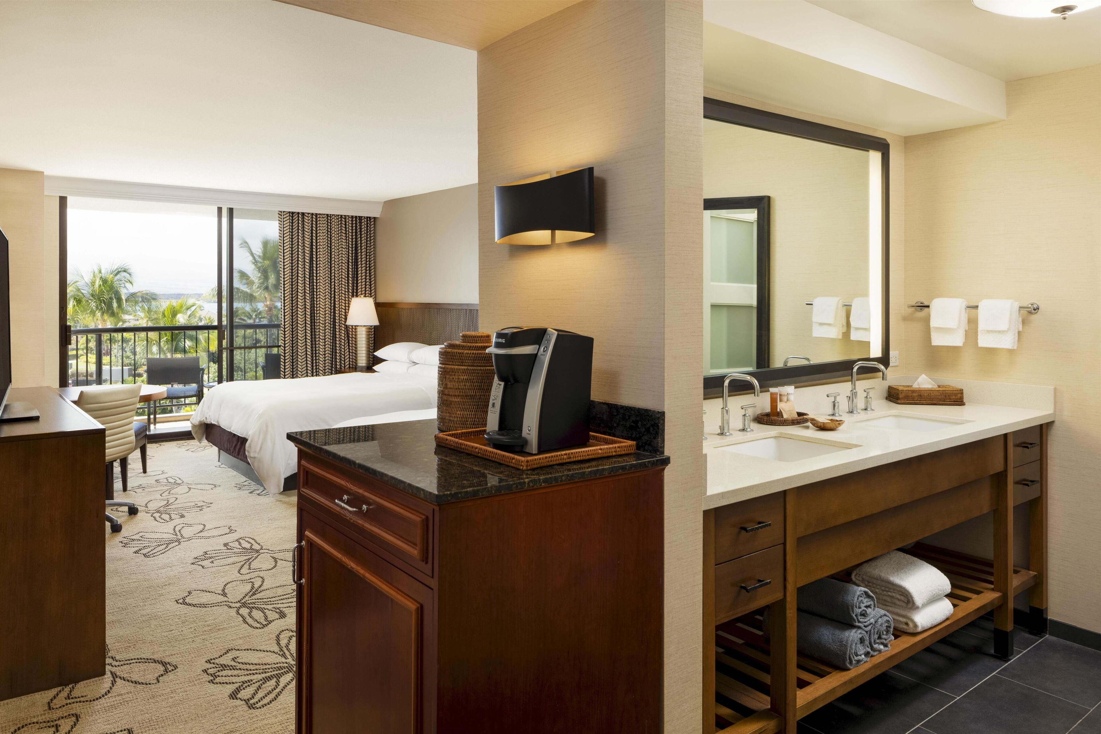 ثلاجة صغيرة