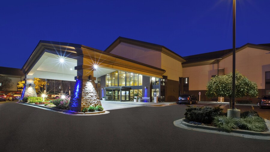 Holiday Inn Express Detroit-Warren by IHG