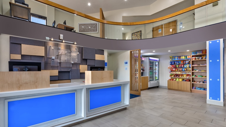 Holiday Inn Express Detroit-Warren by IHG