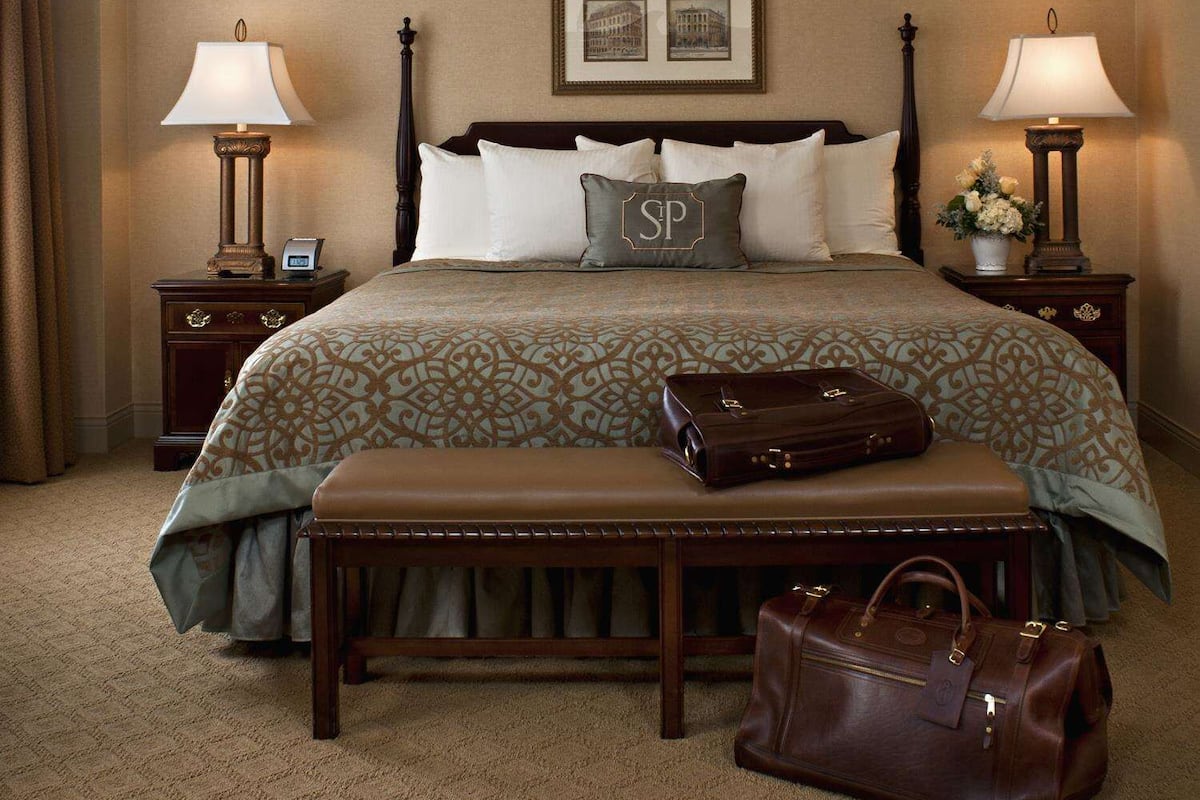 Hypo-allergenic bedding, minibar, in-room safe, desk
