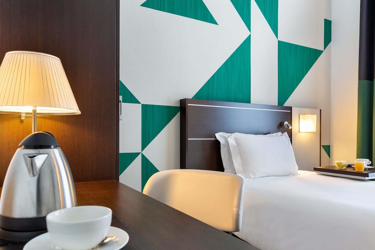 Chambre Simple Classique | Literie de qualité supérieure, minibar, coffres-forts dans les chambres