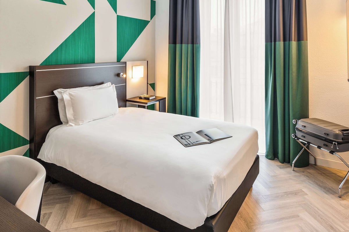Classic Single Room