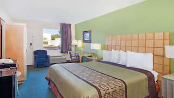 Desk, soundproofing, iron/ironing board, free WiFi