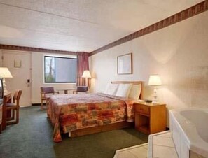 Desk, soundproofing, iron/ironing board, free WiFi