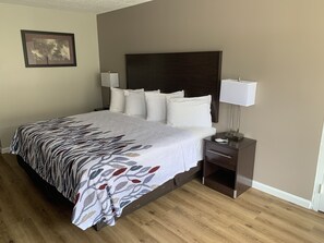 Chambre Standard, 1 très grand lit, non-fumeur | Bureau, espace de travail pour ordinateurs portables