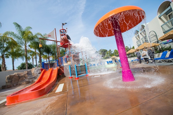 Outdoor pool, open 10:00 AM to 10:00 PM, pool loungers