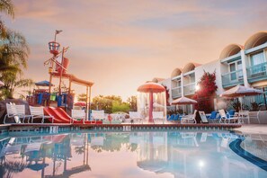 Water park - Howard Johnson by Wyndham Anaheim Hotel and Water Playground (Anaheim)