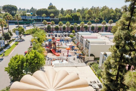 Howard Johnson by Wyndham Anaheim Hotel & Water Playground – Affordable hotel in Anaheim