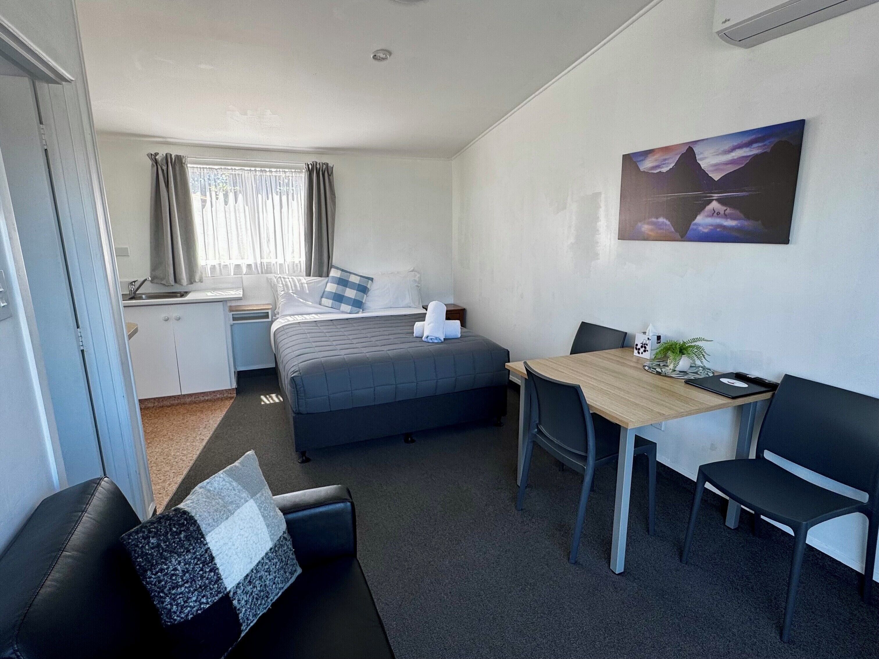 Economy Apartment, 1 Bedroom | 1 bedroom, individually furnished, free WiFi, bed sheets