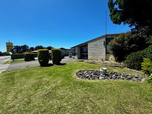 Exterior - Spanish Lady Motel (Napier)