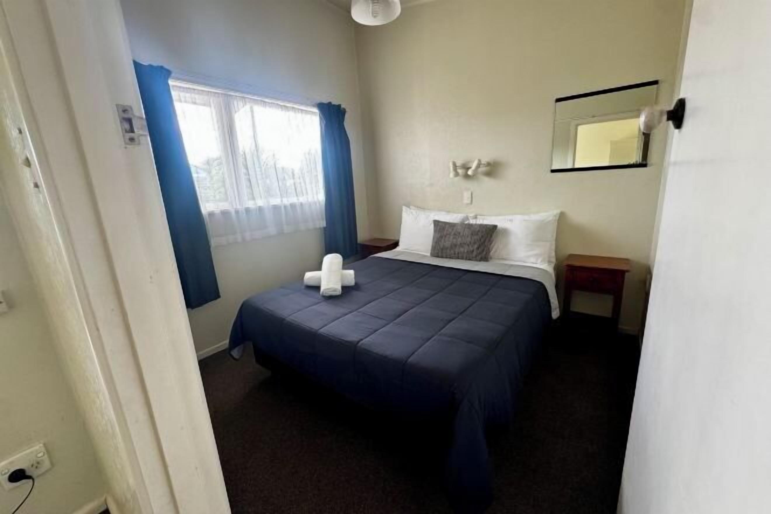 1 bedroom, individually furnished, free WiFi, bed sheets