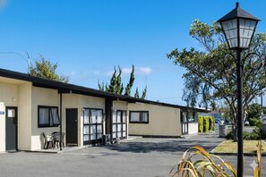 Exterior - Spanish Lady Motel (Napier)