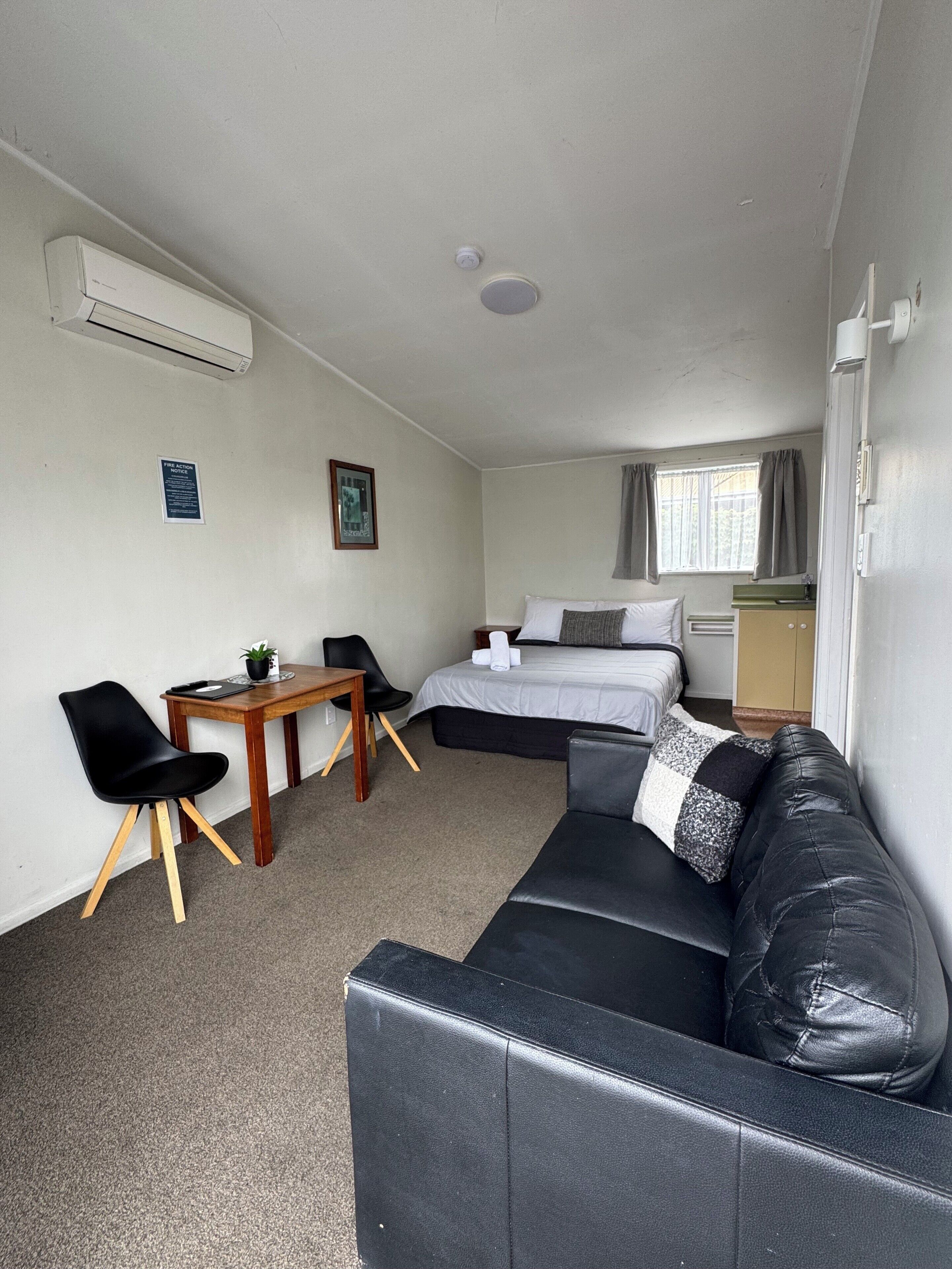 Unrefurbished unit | 1 bedroom, individually furnished, cribs/infant beds, free WiFi