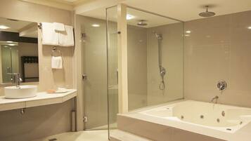 1 bedroom, minibar, in-room safe, individually decorated