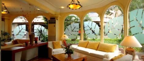 Televisión de 42 pulgadas con canales por satélite