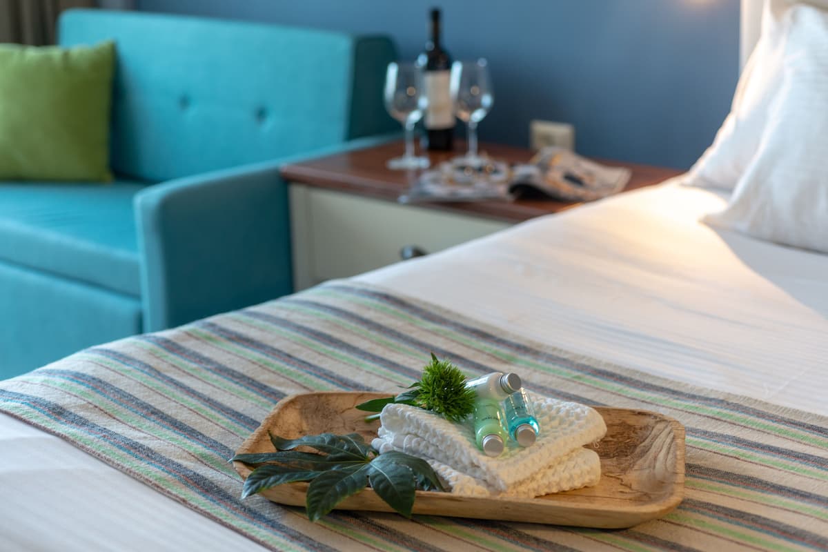 Executive Room, Balcony, Sea View | 1 bedroom, minibar, in-room safe, individually furnished