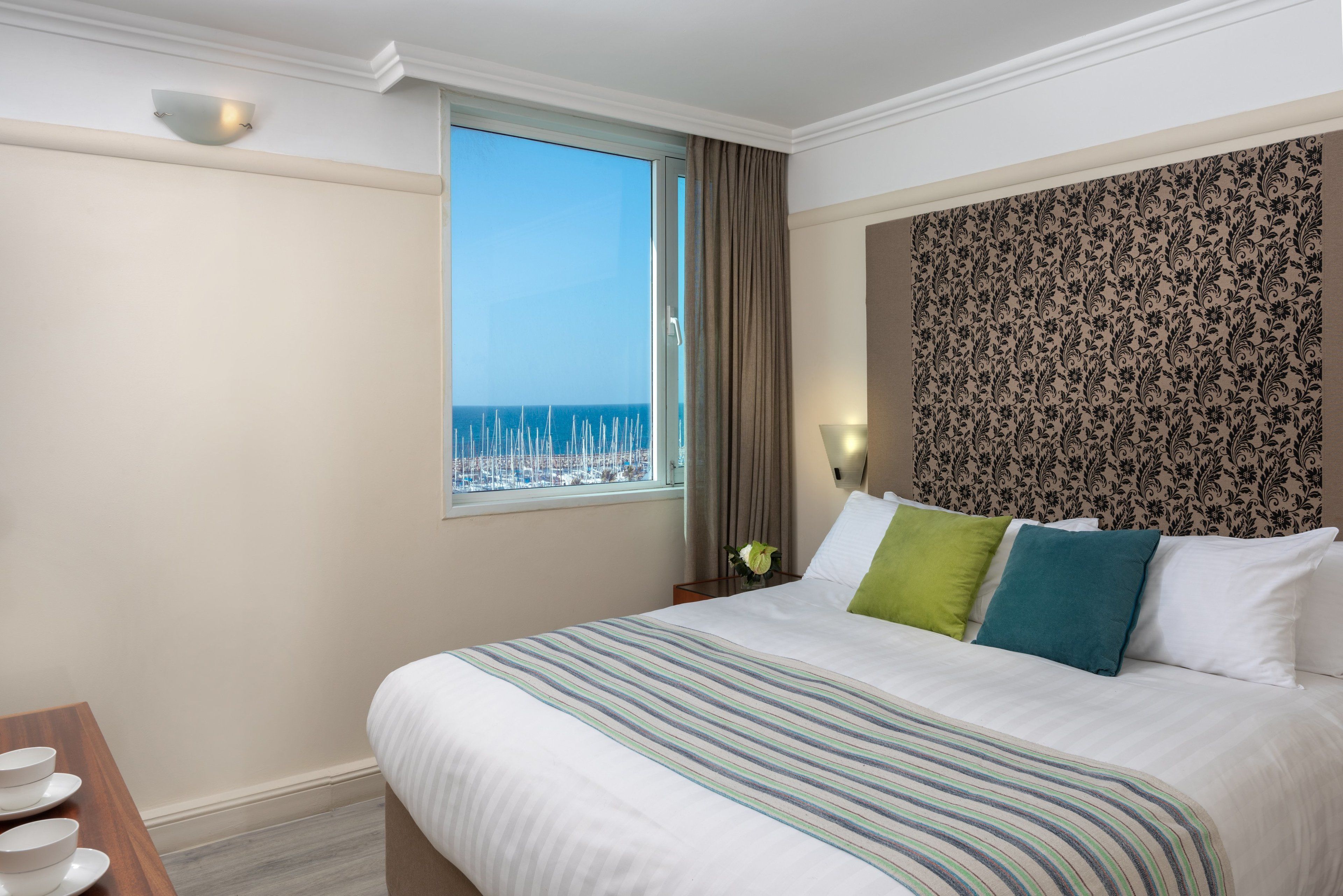 Minibar, coffres-forts dans les chambres, ameublement personnalisé