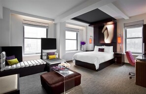 Minibar, in-room safe, desk, blackout curtains - The Maxwell New York City (New York)
