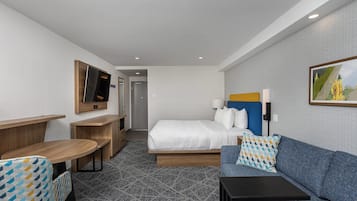 Ropa de cama de alta calidad, colchones con pillow-top y escritorio